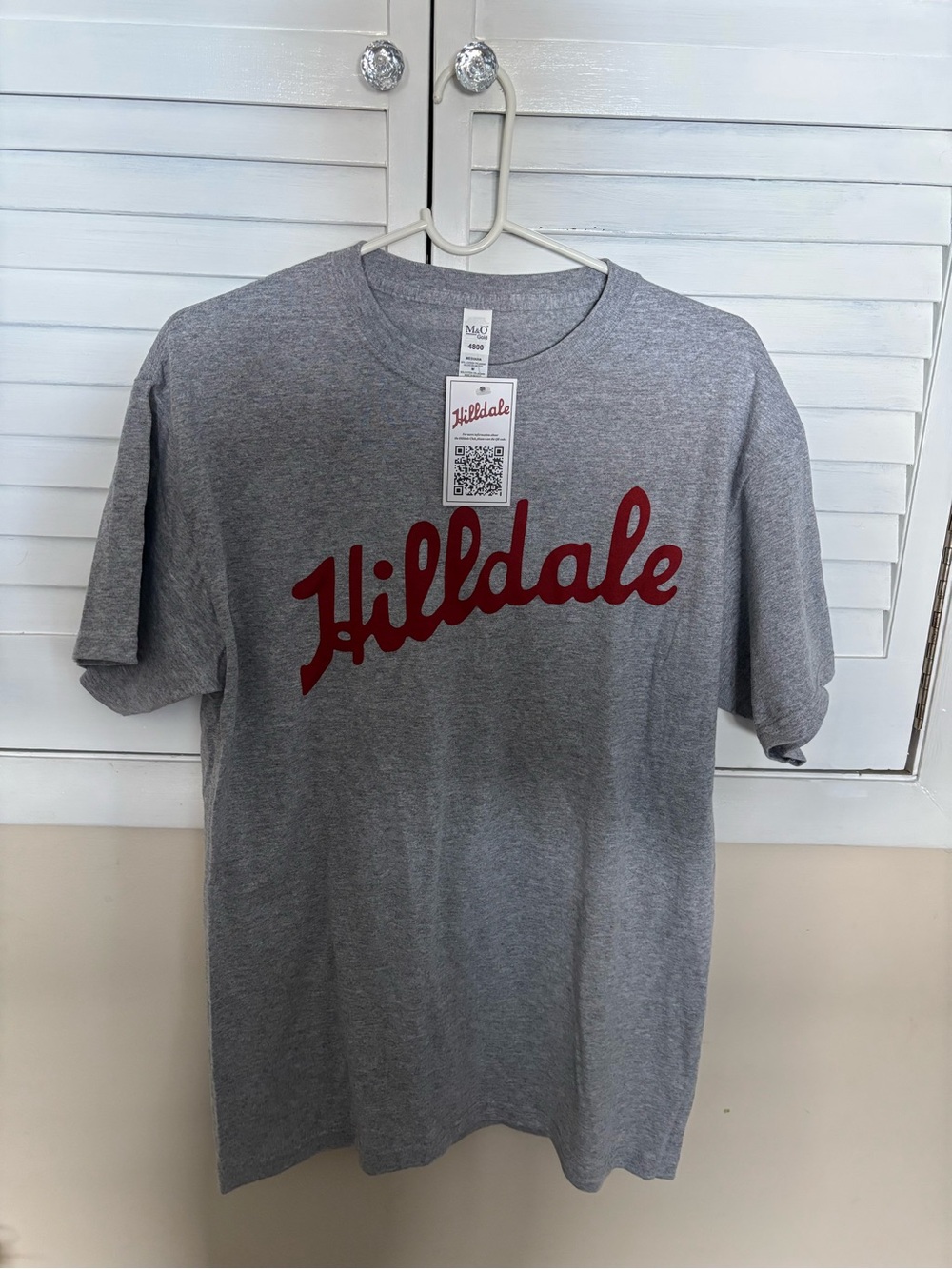Adult unisex Hilldale medium shirt